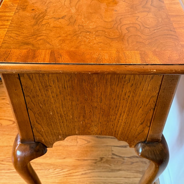 1990s Hekman Queen Anne Lowboy For Sale - Image 5 of 10
