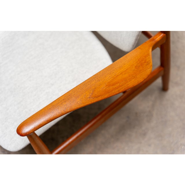 Model 136 Lounge Chair in Teak by Finn Juhl for France & Søn, 1960s For Sale - Image 12 of 14