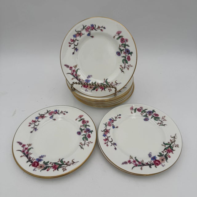 English 1950s Bread and Butter Plates by Wedgwood in Devon Sprays Bone China Set of 4 For Sale - Image 3 of 8