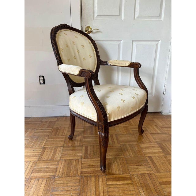 Wood Mid 20th Century Pair of French Louis XV Style Carved Walnut Upholstered Fauteuils Open Armchairs For Sale - Image 7 of 10