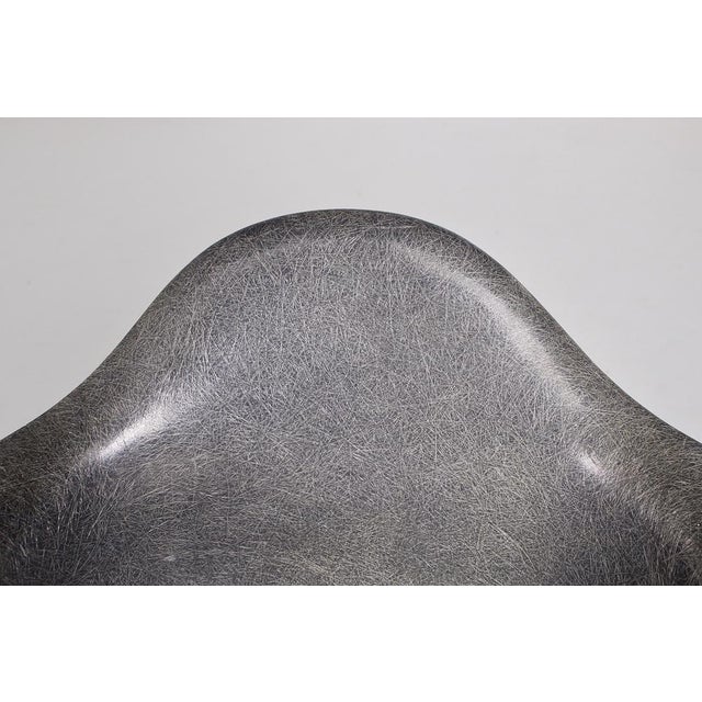Paw Swivel Chair in Fiberglass by Charles & Ray Eames for Herman Miller, 1953 For Sale - Image 4 of 12