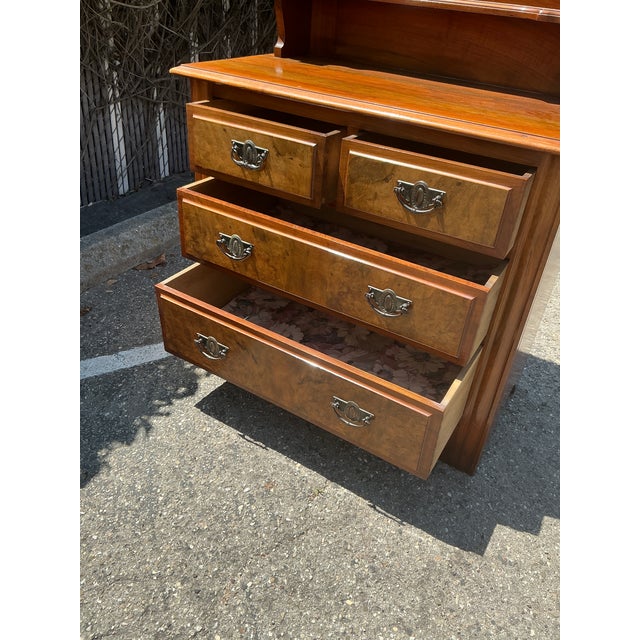 Discover timeless elegance with this Vintage Carved Wood Dresser with Mirror, a masterpiece reflecting early 20th-century...