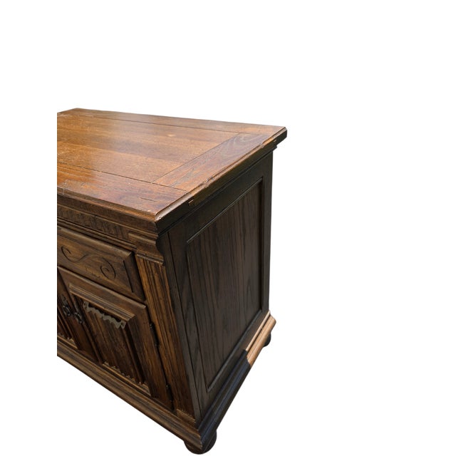 1990s Ethan Allen Royal Charter Oak Nightstand End Table Cabinet For Sale In Philadelphia - Image 6 of 15