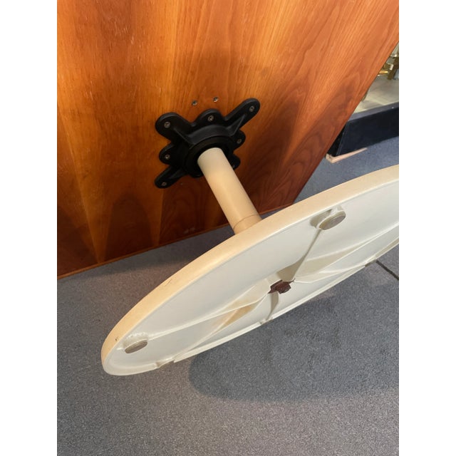 1960s Jens Risom 4050 Display Coffee Table with Tulip Base For Sale - Image 9 of 11