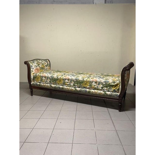 Antique Daybed in Carved Walnut, 1890s For Sale - Image 14 of 18