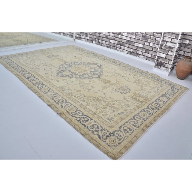 1950s Oversize Oushak Anatolian Floral Carpet For Sale - Image 4 of 10