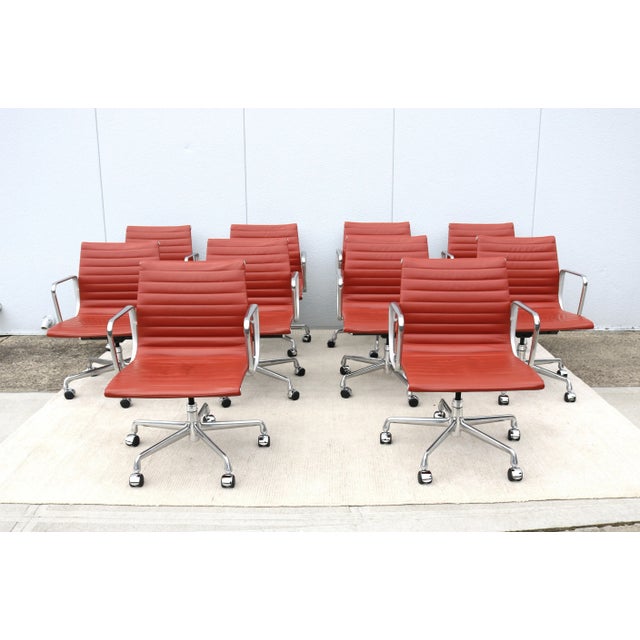 Mid-Century Modern Mid-Century Herman Miller Eames Aluminum Group Brown Terra Cotta Leather Management Chair For Sale - Image 3 of 12