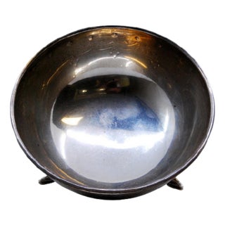 Silver Candy Box with Rim Engravings and Feet with Palms For Sale