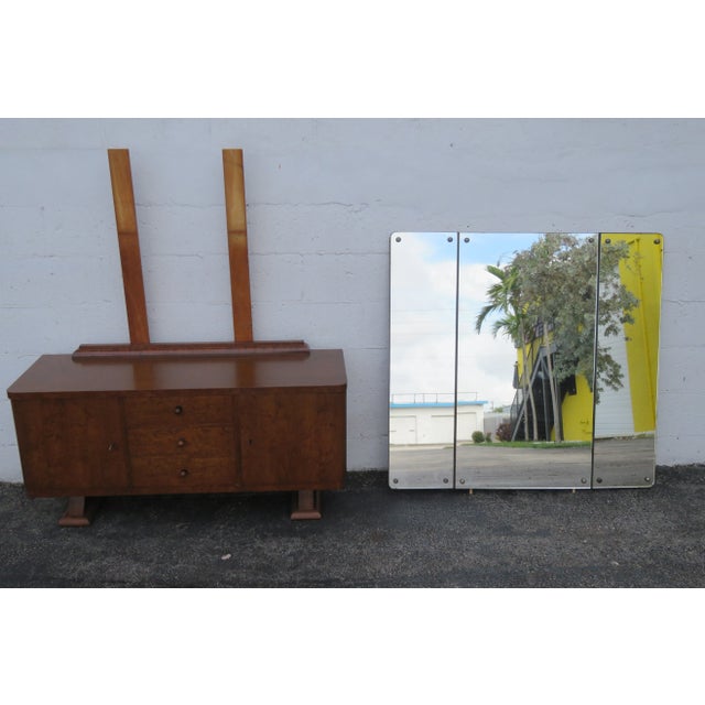 This high quality Vanity Table and Mirror is made out of wood, solid wood, burlwood, veneer, glass, and mirror. The Vanity...