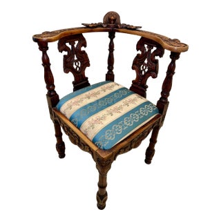 Late 20th Century Renaissance Style Walnut Corner Chair For Sale