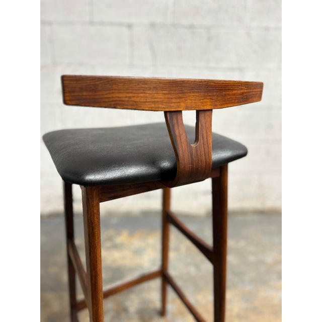 1960s 1960s Danish Mid Century Modern Bar Stools in Rosewood, a Pair - Knud Bent Design for Dyrlund For Sale - Image 5 of 12