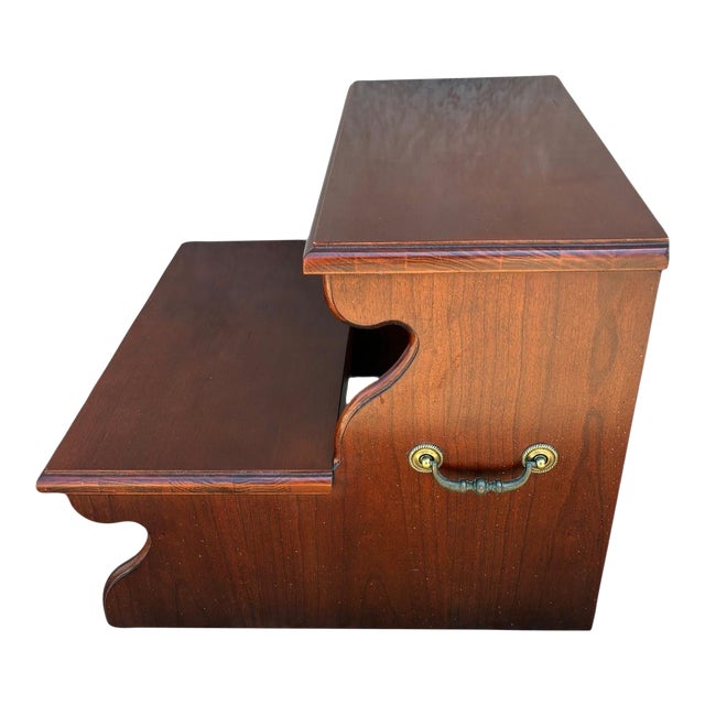 1990s Thomasville Collectors Cherry Chippendale Bed Steps Bedroom Dresser Chest For Sale