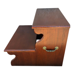 1990s Thomasville Collectors Cherry Chippendale Bed Steps Bedroom Dresser Chest
