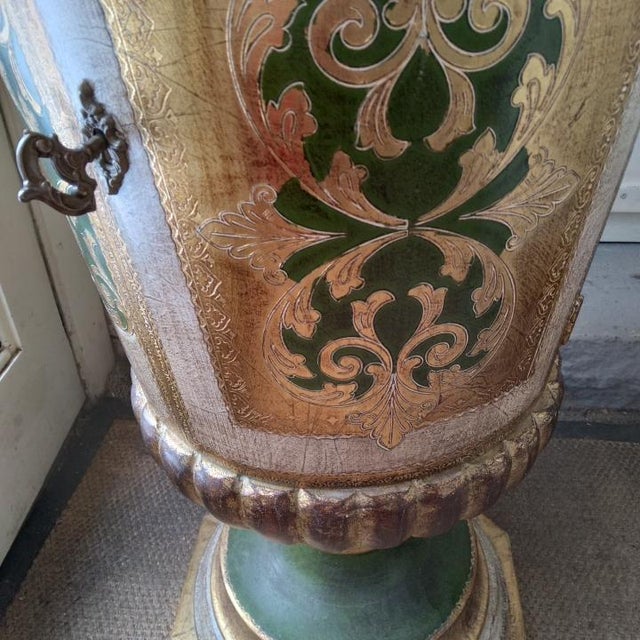Gilt Wood Florentine Italian Venetian Urn Style Pedestal Cabinet Circa 1940's For Sale In Buffalo - Image 6 of 9