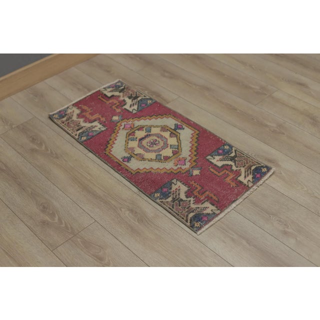 Size: 1.4 x 3 ft ( 45 x 94 cm) 17 x 37 inches Color: Organic Natural Dye ( Red,Green,Blue ,Cream ) Material: 100% Hand...