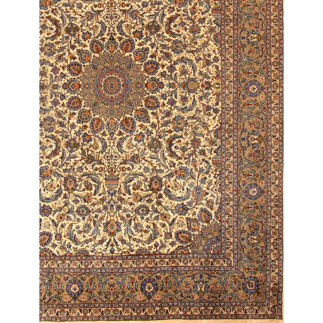 Middle Eastern Rug in Wool For Sale - Image 3 of 9