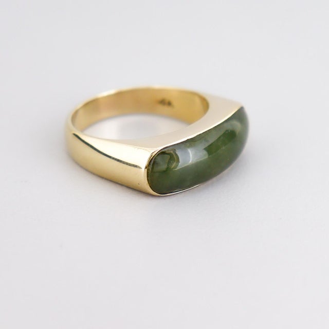 Vintage 14k Gold & Green Jade Cabochon Cocktail Ring For Sale - Image 4 of 15
