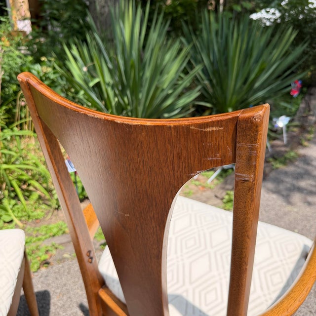 Mid Century Modern Attributed to Broyhill Walnut Dining Set With 6 Chairs For Sale - Image 10 of 12