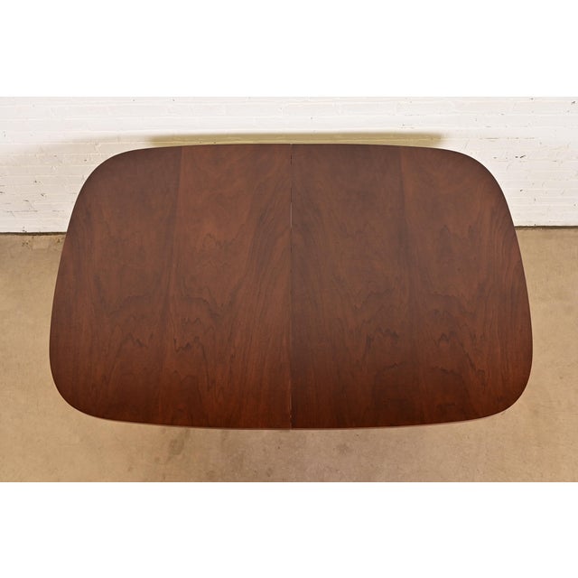 Broyhill Brasilia Mid-Century Modern Sculpted Walnut Extension Dining Table, Newly Refinished For Sale - Image 9 of 13