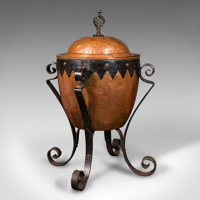 1890s Victorian Antique Arts and Crafts Fireside Bin, English, Copper, Log, Coal For Sale - Image 12 of 12