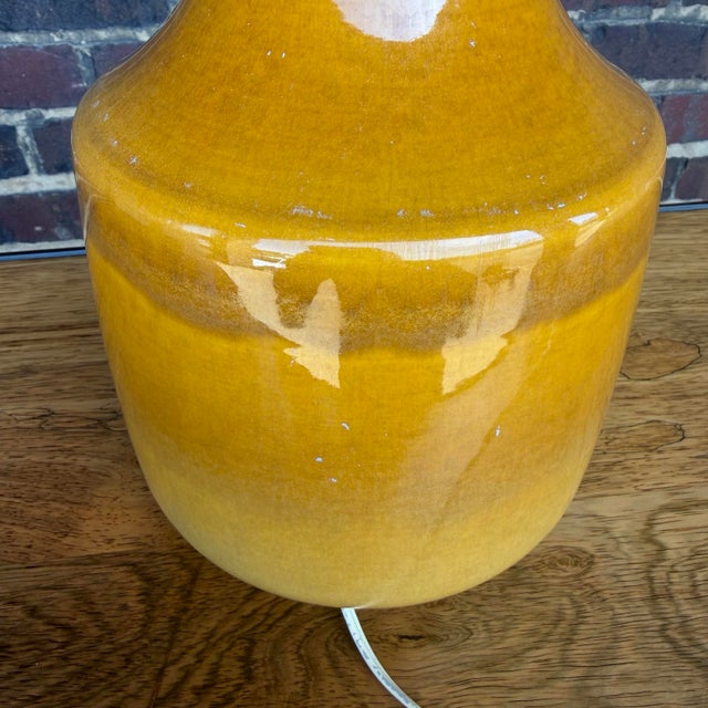 1960s Mid-Century Modern Lotte and Gunnar Bostlund Danish Gold Yellow Ceramic Table Lamp For Sale - Image 11 of 12