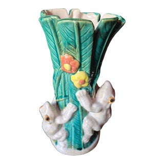 Vintage Mid-Century Majolica-Style Whimsical Leaf & Climbing Frog Ceramic Vase (Jg) For Sale