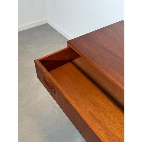 Hairpin Chest of Drawers in Teak from G-Plan For Sale - Image 3 of 8