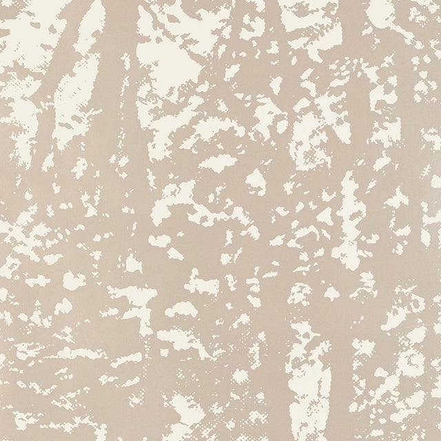 Contemporary Sample - Schumacher Woodland Wallpaper in Sterling For Sale - Image 3 of 3