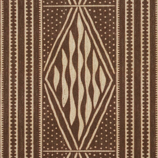 Schumacher SAMPLE - Schumacher Cassava Wallpaper In Tobacco For Sale - Image 4 of 4