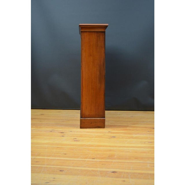 English Victorian Open Bookcase in Walnut, 1890 For Sale - Image 9 of 14
