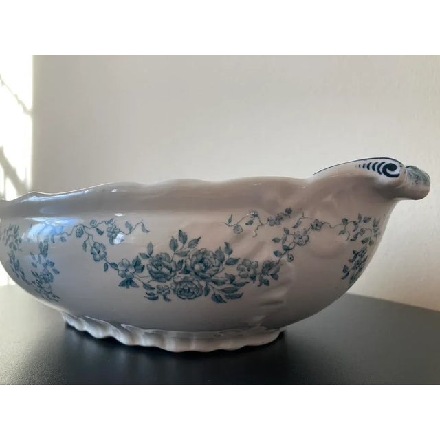 Early 20th Century English Blue and White Porcelain Serving Bowl Dish by Ventnor, Early 20th Century For Sale - Image 5 of 12