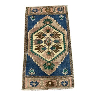 Turkish Yastik Rug 1'7" x 2'9" For Sale
