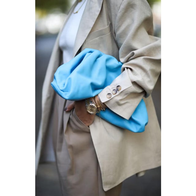 2019 Bottega Veneta Pouch Oversized Large Turquoise Blue Calfskin Leather For Sale - Image 12 of 16