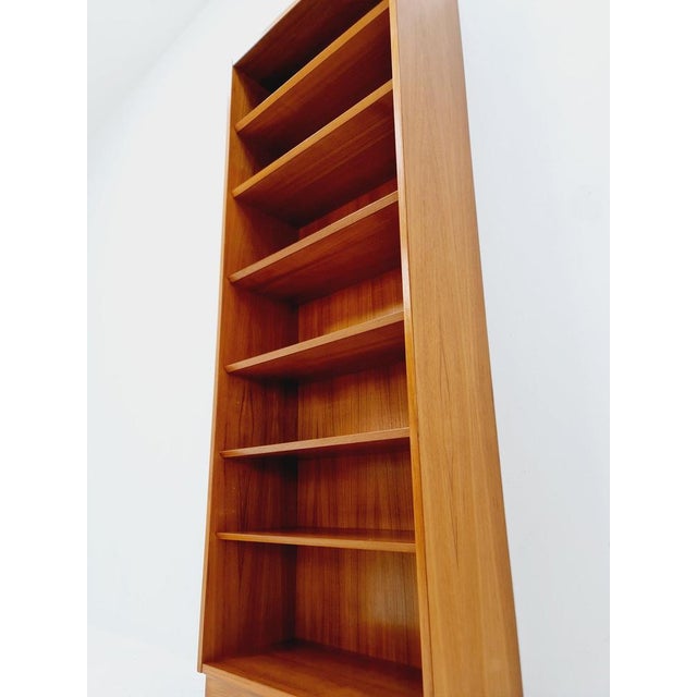 Vintage Danish Freestanding Book Case in Teak by Hundevad, 1960s For Sale - Image 3 of 11