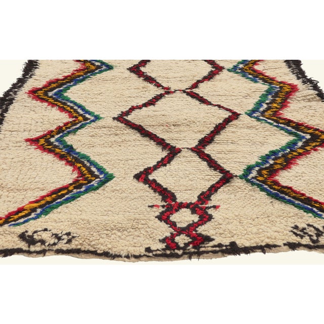 Berber Tribes of Morocco Vintage Azilal Moroccan Rug, 03'02 X 05'10 For Sale - Image 4 of 10