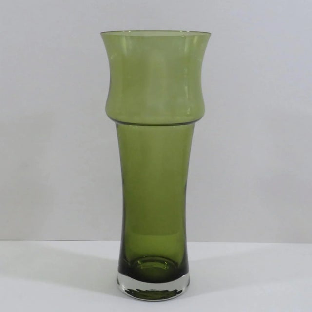 1970s Scandinavian modern tall tulip-shape olive green blown glass vase by Finnish artist Tamara Aladin (1932-2019) for...