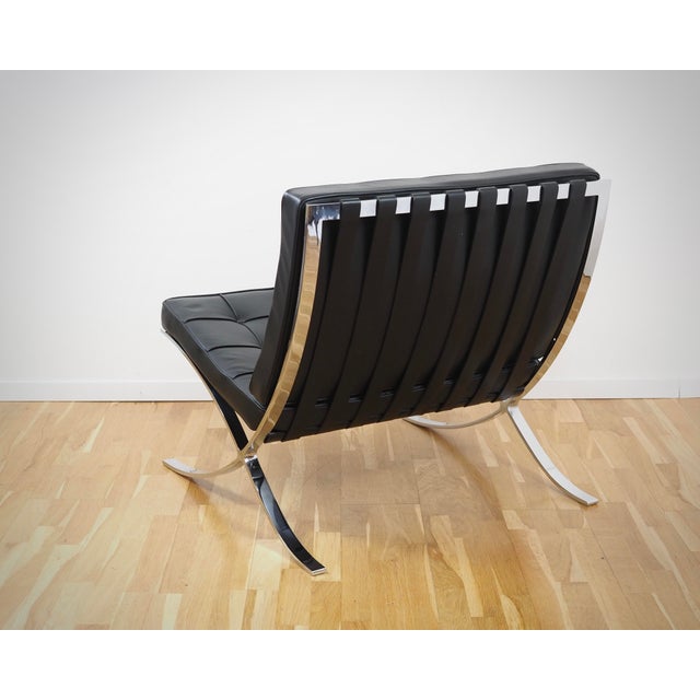 Bauhaus Barcelona Chair in Black Leather by Ludwig Mies Van Der Rohe for Knoll International For Sale - Image 3 of 13
