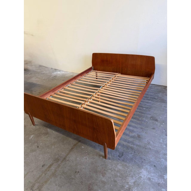 Mid-Century Modern Vintage Danish Teak Full Size Bed Frame – Mid-Century Modern Scandinavian Platform Bed 1960s For Sale - Image 3 of 10