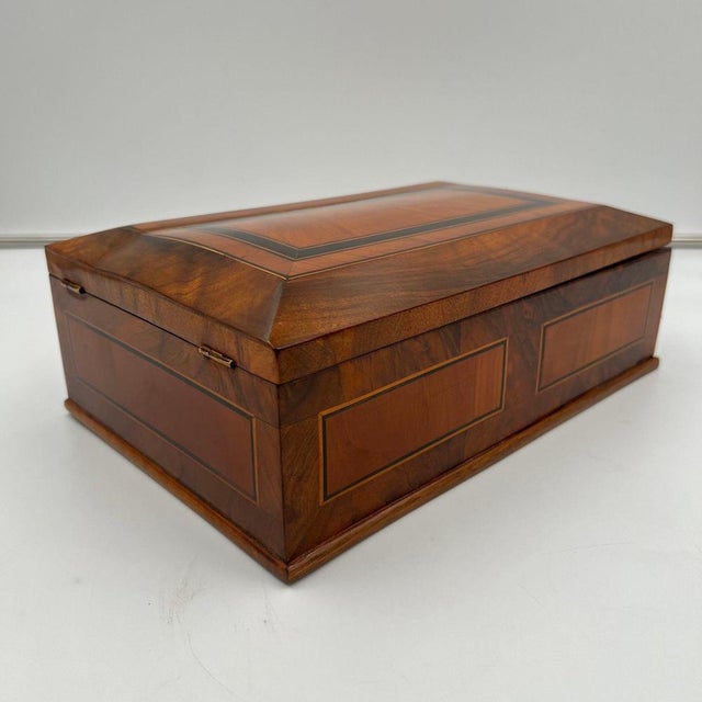 Wood Biedermeier Jewelry Box in Walnut, Ebony, Maple, South Germany, 1830s For Sale - Image 7 of 18