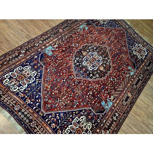 Hand-knotted Ghazghai Oriental rug | Material: 100% wool | Size: 253 x 171 cm | Condition: Used, showing signs of age