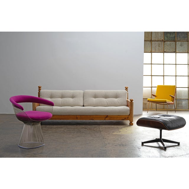 Pine Sofa by Uno & Östen Kristiansson Luxus Sweden 1970s High-quality sofa with a solid pine wood frame, crafted in...