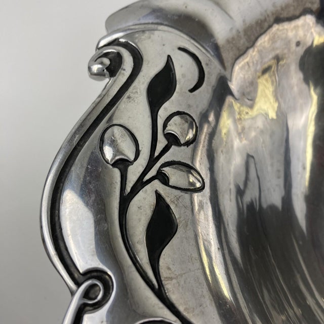 Late 20th Century Late 20th Century Lenox Olive Leaf Branch Floral Serving Bowl Set Metal Silver en Provence - Set of 2 For Sale - Image 5 of 9