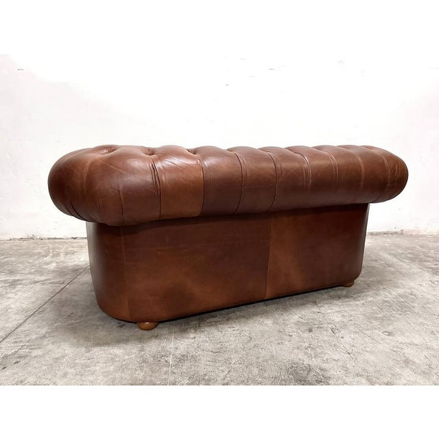 Chesterfield-Style Two-Seater Sofa in Leather, 1990s For Sale - Image 4 of 9