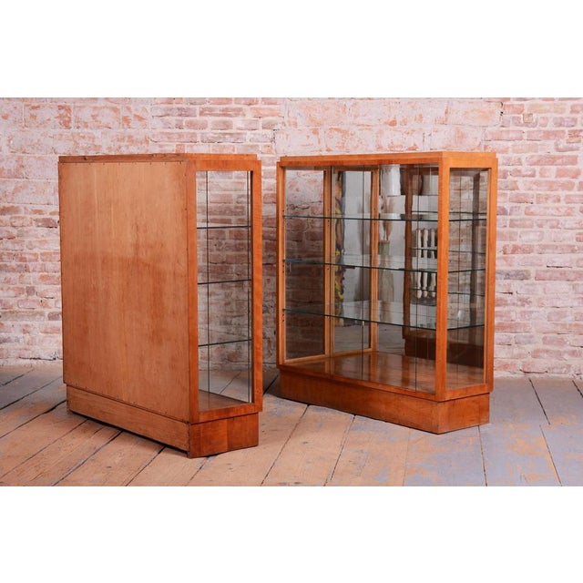 Art Deco Display Cabinets in Maple, Glass, and Mirror, Czech, 1930s, Set of 2 For Sale - Image 16 of 18