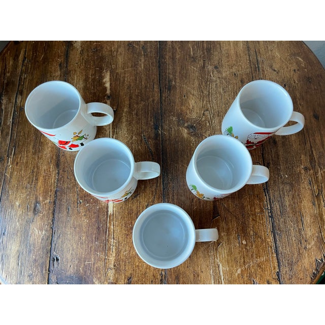 1980s Set of 5 - Santa Christmas Mug Made in Japan Santa Clause Playing Football, Skiing, Hockey For Sale - Image 4 of 7