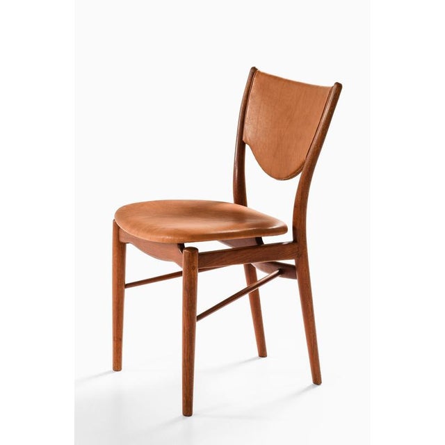 Vintage Dining Chairs in Leather and Teak by Finn Juhl, 1952, Set of 6 For Sale - Image 9 of 11