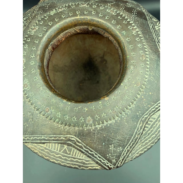 19th Century Antique Middle Eastern Bedouin Mihbaj Wood Mortar For Sale - Image 10 of 12