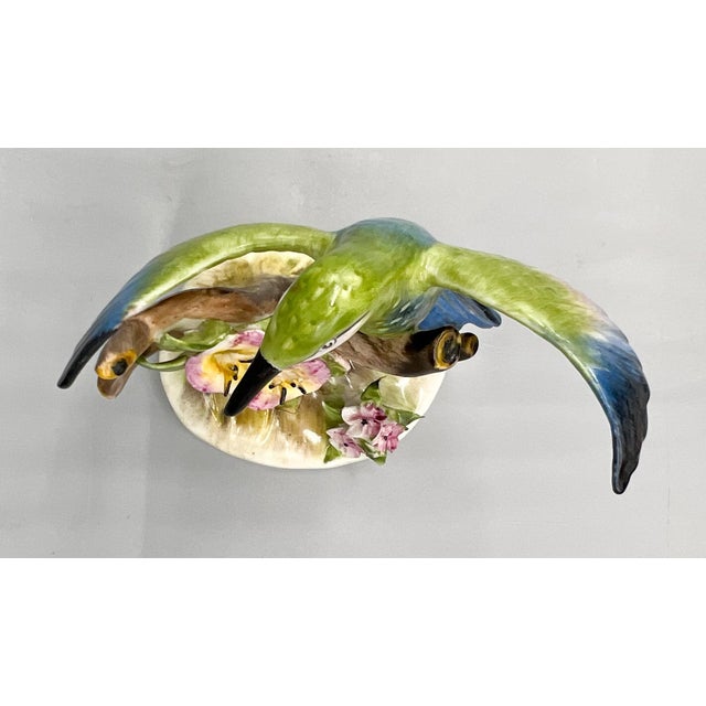 1970s Vintage English Royal Adderley Bone China Hummingbird Figurine – Floral Branch – Made in England - Cottagecore/ Traditional / Grandmillenial For Sale - Image 5 of 11