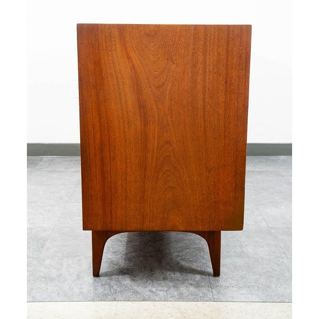 Mid-Century Modern 1960s Mid Century Modern Credenza Dresser Mahogany American Martinsville 12 Drawers For Sale - Image 3 of 11