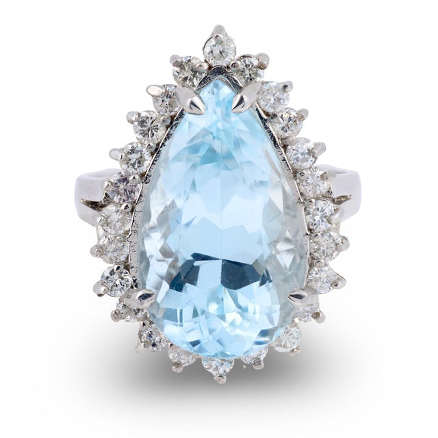 Contemporary Vintage 6.00 Carat Pear Shape Aquamarine 18k White Gold Ring, Size 6.75 For Sale - Image 3 of 6